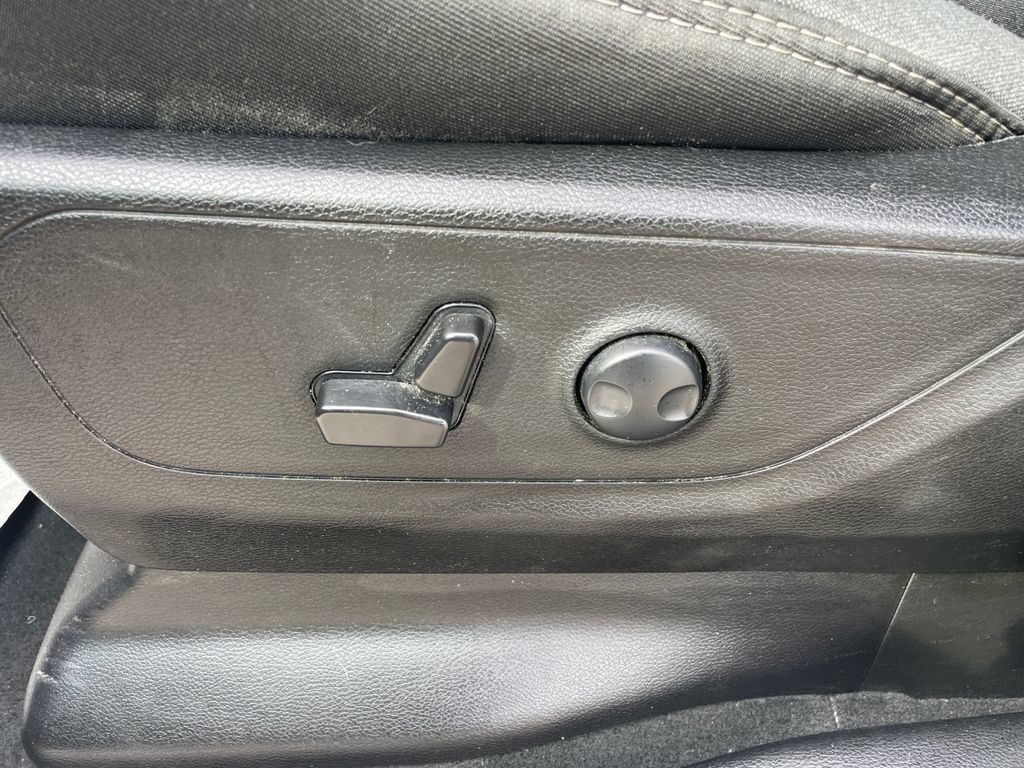 Used 2023 RAM 1500 Big Horn AWD/4WD image 22