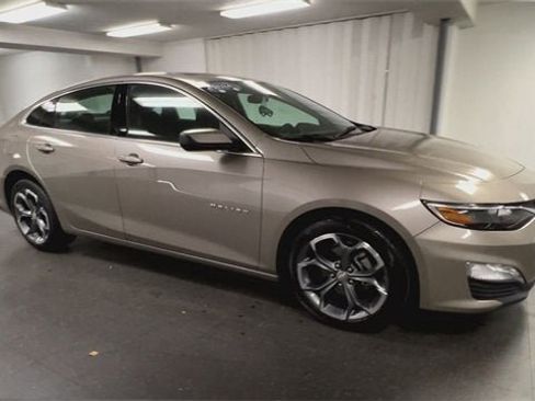 Used 2024 Chevrolet Malibu LT image 2