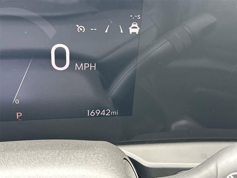 Certified 2025 Buick Envista Sport Touring FWD image 12