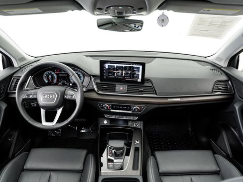 Certified 2025 Audi Q5 2.0T Premium Plus w/ Premium Plus Package AWD/4WD image 20