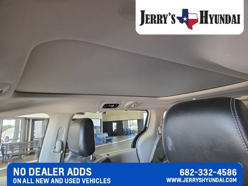 Used 2019 Chrysler Pacifica Limited FWD image 8