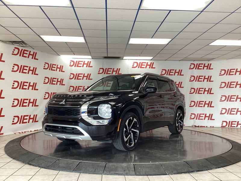 Used 2024 Mitsubishi Outlander SEL AWD/4WD image 3