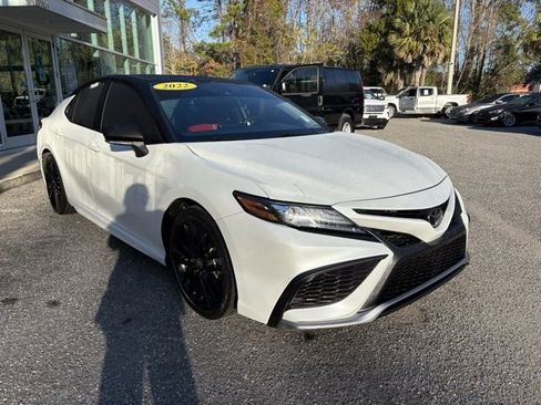 Used 2022 Toyota Camry XSE image 7