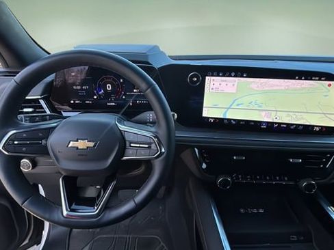 Used 2025 Chevrolet Tahoe Premier image 9