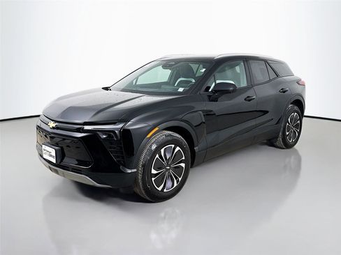 Used 2024 Chevrolet Blazer EV LT image 4