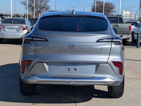 Certified 2024 Buick Envista Avenir image 5