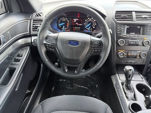 Used 2019 Ford Explorer XLT FWD image 12