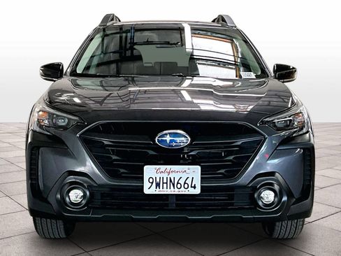 Used 2025 Subaru Outback Premium image 3