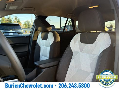 Used 2025 Chevrolet Trax LS w/ LS Convenience Package image 10