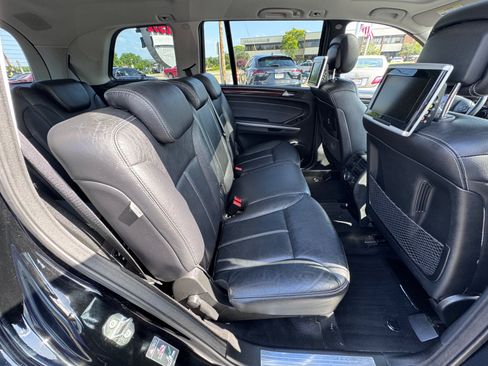 Used 2009 Mercedes-Benz GL 550 4MATIC image 17