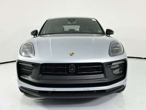 New 2026 Porsche Macan GTS image 10