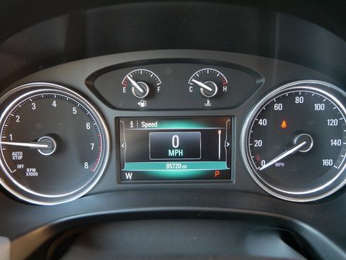 Used 2018 Buick Enclave Essence image 16