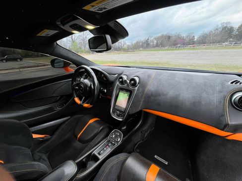 Used 2016 McLaren 570S Coupe image 22