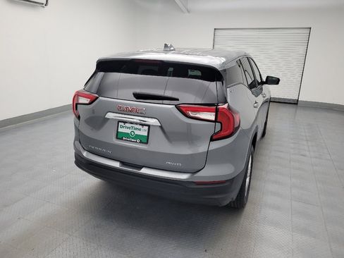 Used 2024 GMC Terrain SLE AWD/4WD image 7