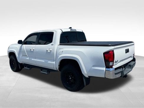 Used 2022 Toyota Tacoma SR5 AWD/4WD image 5