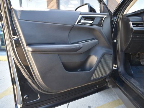 Used 2023 Mitsubishi Outlander SE image 28