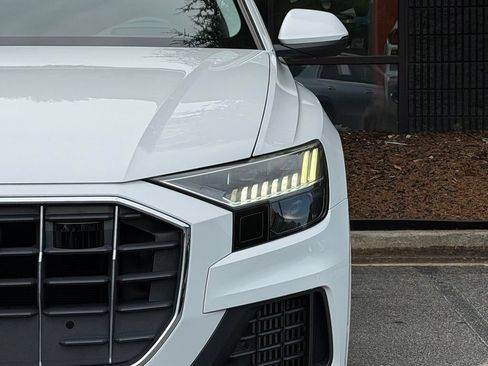 Used 2019 Audi Q8 Prestige w/ Luxury Package AWD/4WD image 5