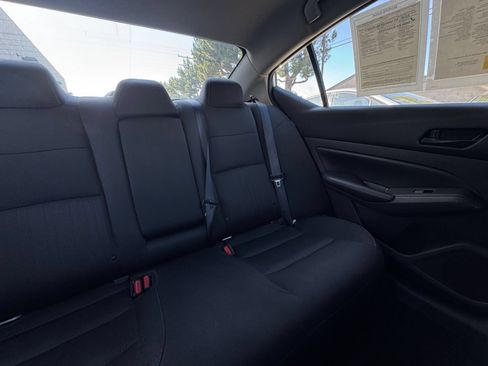 Used 2025 Nissan Altima 2.5 SV FWD image 37
