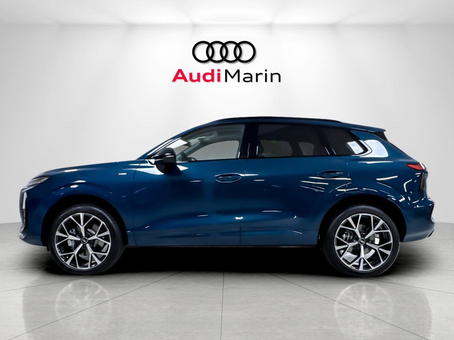 New 2026 Audi Q3 quattro 2.0T AWD/4WD image 2