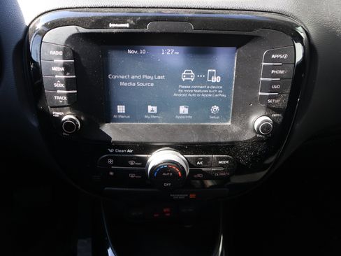 Used 2018 Kia Soul ! image 25