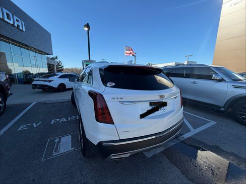 Used 2021 Cadillac XT5 Premium Luxury image 9