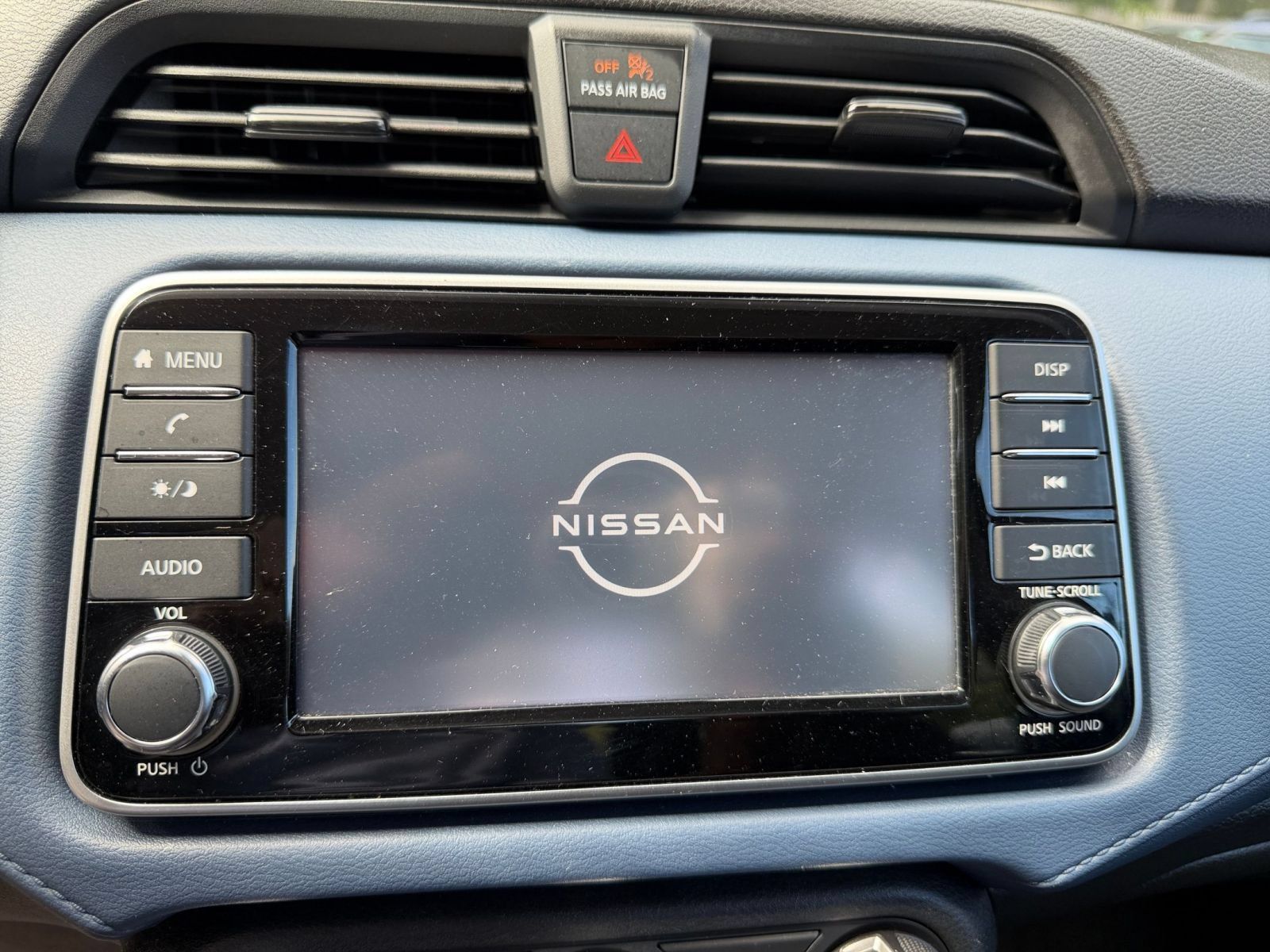 Used 2025 Nissan Versa SV FWD image 19