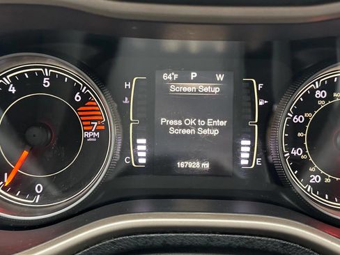 Used 2016 Jeep Cherokee Sport image 12