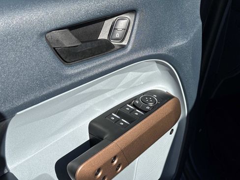 Used 2024 Ford Maverick Lariat image 18