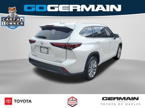 Used 2024 Toyota Highlander Limited FWD image 9