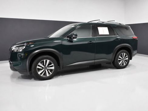 Certified 2024 Nissan Pathfinder SL AWD/4WD image 2