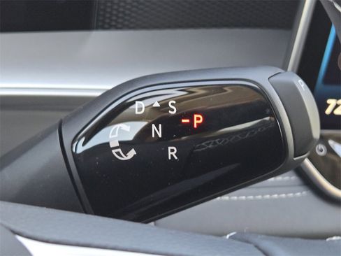 New 2026 Volkswagen Tiguan SE image 17