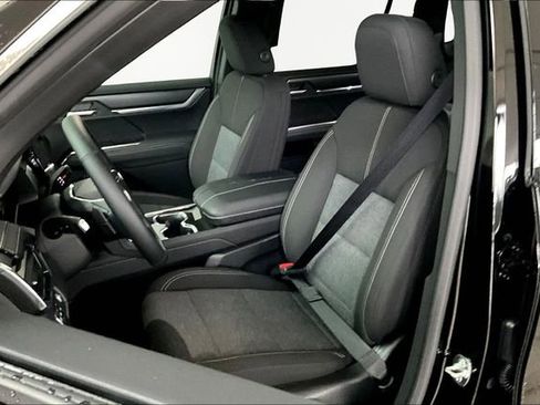 New 2025 GMC Acadia Elevation image 10