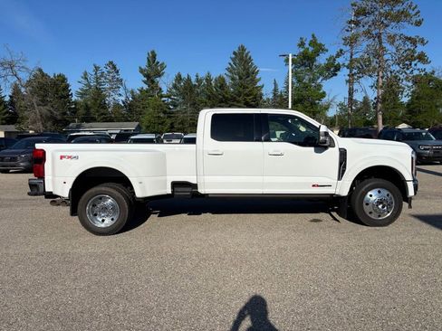 Used 2024 Ford F450 Lariat w/ Lariat Ultimate Package AWD/4WD image 2