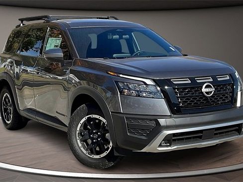 New 2025 Nissan Pathfinder Rock Creek image 2