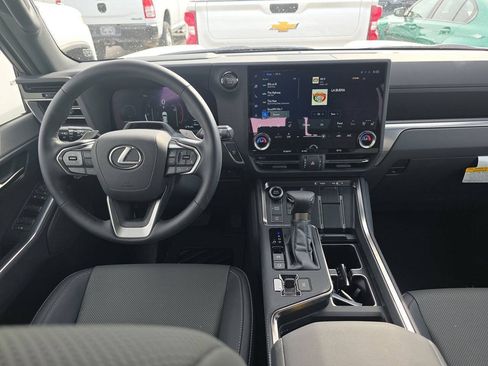 Used 2026 Lexus GX 550 w/ Cold Area Package AWD/4WD image 11