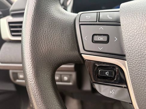 Used 2025 Toyota Camry LE FWD image 31