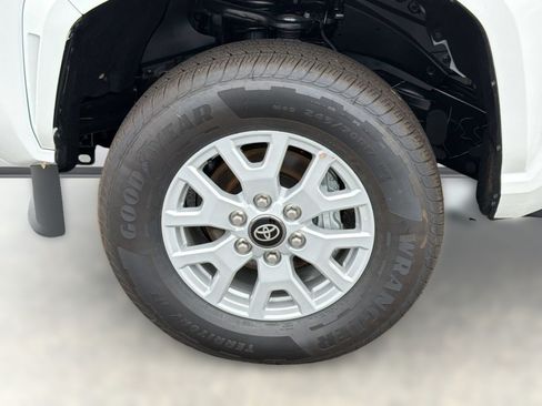 Used 2026 Toyota Tacoma SR5 RWD image 13