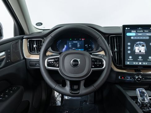 New 2026 Volvo XC60 B5 Plus w/ Climate Package image 17