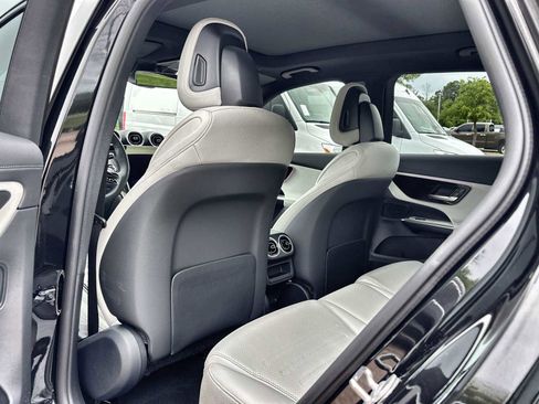 Used 2025 Mercedes-Benz GLC 350e 4MATIC image 18