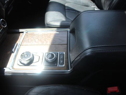 Used 2019 Ford Expedition Max Platinum AWD/4WD image 33