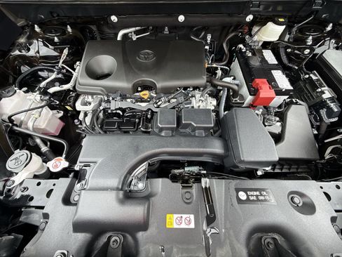 Certified 2025 Toyota RAV4 LE FWD image 17