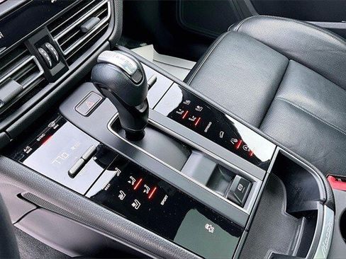 Used 2022 Porsche Macan image 21