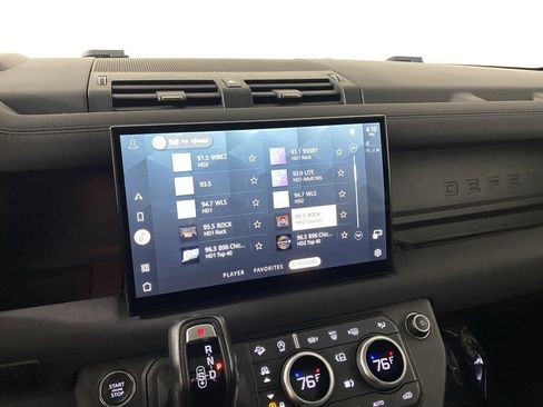 Used 2023 Land Rover Defender 130 X-Dynamic SE image 20