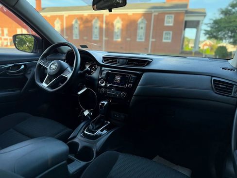 Used 2018 Nissan Rogue S AWD/4WD image 12
