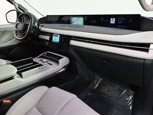 New 2026 Lincoln Navigator L Reserve w/ Jet Appearance Package AWD/4WD image 15