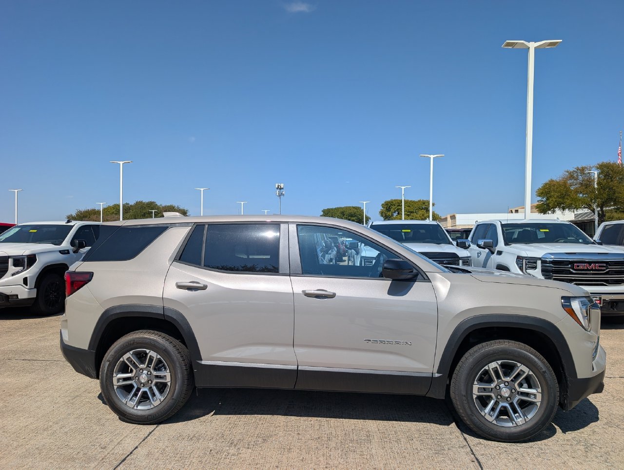 New 2027 GMC Terrain Elevation w/ LPO, Floor Liner Package FWD image 3