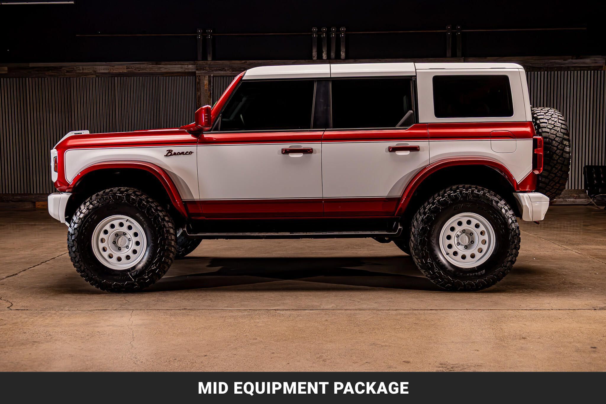 Used 2025 Ford Bronco Heritage Edition AWD/4WD image 6