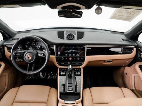 Certified 2025 Porsche Macan image 23