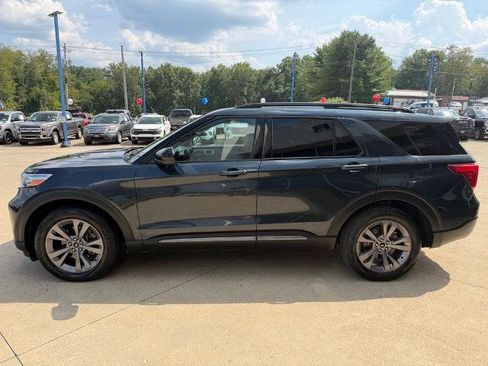 Certified 2022 Ford Explorer XLT w/ Equipment Group 202A AWD/4WD image 4