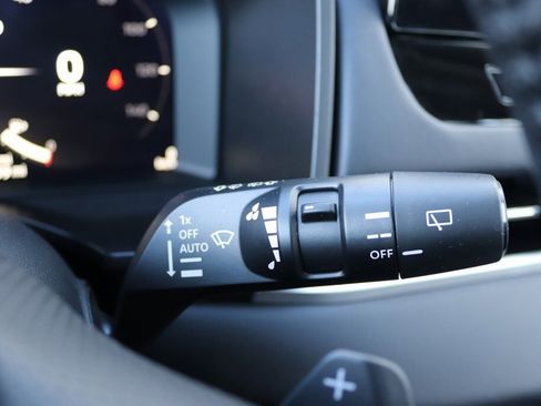 Used 2025 Mitsubishi Outlander SEL image 9